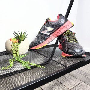 New Balance Women's 680 V2 Charcoal Pink Yellow Silver Running Shoes Size 11